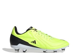 Should rugby boots be tight