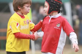 What teams play rugby?