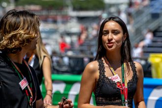 Lista de todas as namoradas de charles leclerc ao longo da carreira