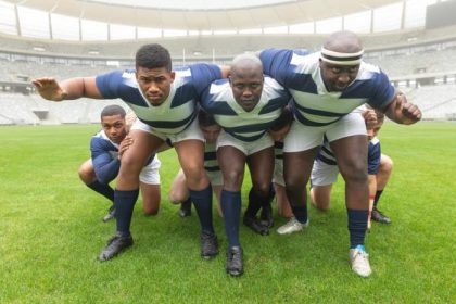 Do rugby players wear shin pads