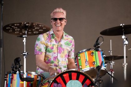 Análise das músicas dos foo fighters com josh freese na bateria