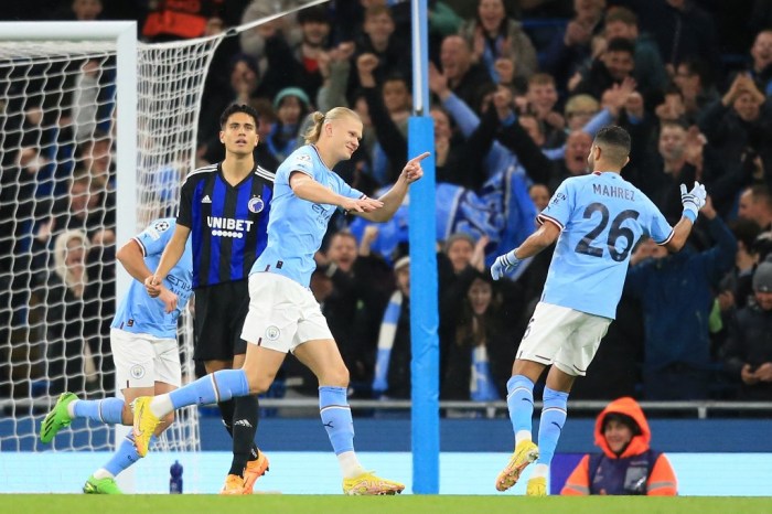 Haaland marca mais um, City goleia e assume liderança do Inglês ...
