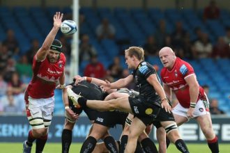 Can anyone kick in rugby?