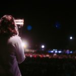 Quando evangélicos devem ultrapassar católicos no Brasil, segundo demógrafo