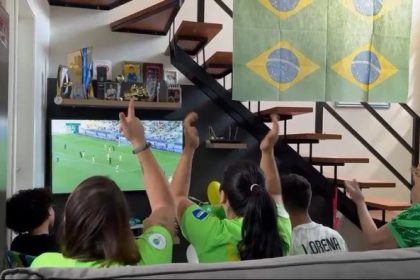 VÍDEO: Família vibra com defesas de Lorena, goleira da seleção ...