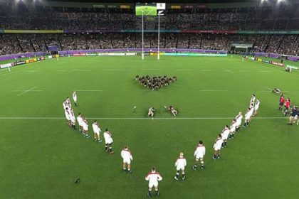 How many rugby clubs are there in the world?