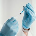 Pfizer pede registro de vacina para bronquiolite - Jornal Opção